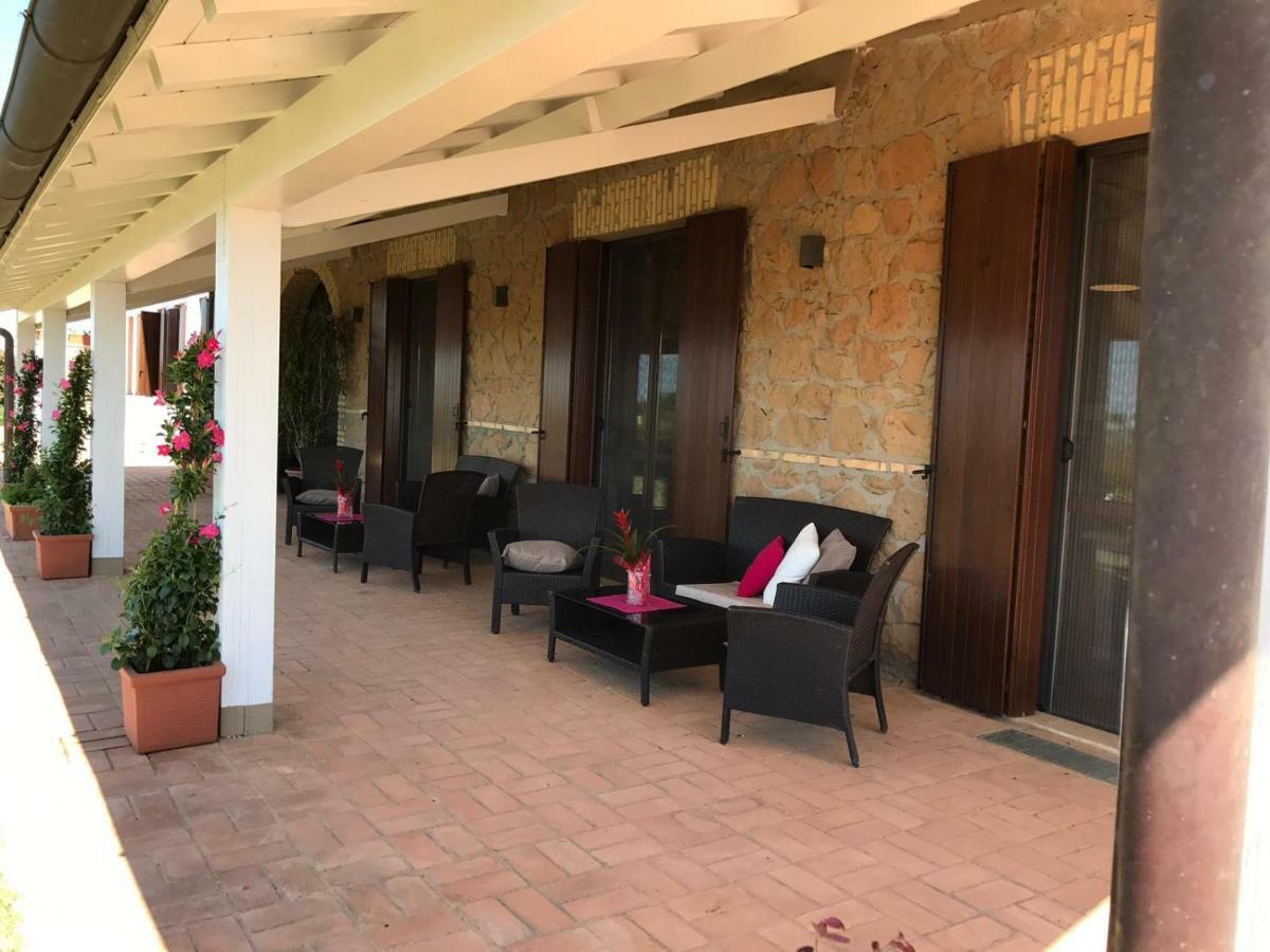 Il Casale Degli Ulivi - Agriturismo - Tenimenti Leone Lanuvio Exterior photo